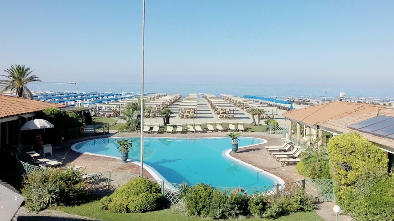 Soleado Beach House Pietrasanta Buitenkant foto