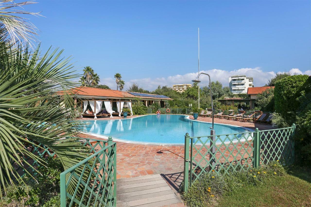 Soleado Beach House Pietrasanta Buitenkant foto